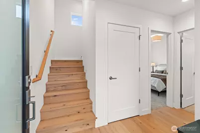 2712 58th Avenue SW, Seattle, WA 98116 - Photo 3