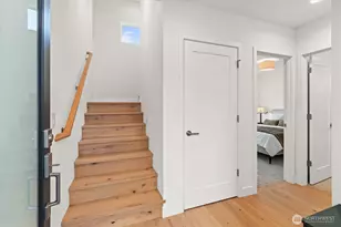 2712 58th Ave SW, Seattle, WA 98116 - Photo 3