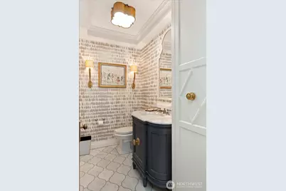 1215 E Lynn Street, Seattle, WA 98012 - Photo 17