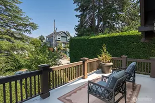 1215 E Lynn St, Seattle, WA 98012 - Photo 23