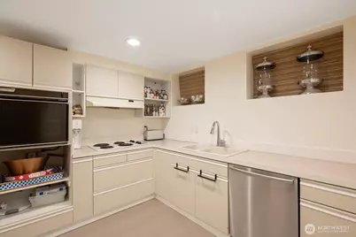 1215 E Lynn Street, Seattle, WA 98012 - Photo 31