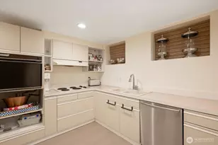 1215 E Lynn St, Seattle, WA 98012 - Photo 31