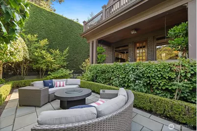 1215 E Lynn Street, Seattle, WA 98012 - Photo 33