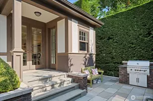 1215 E Lynn St, Seattle, WA 98012 - Photo 35