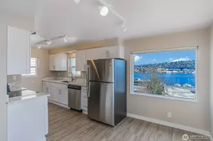 1732 Dexter Ave N, Seattle, WA 98109 - Photo 5