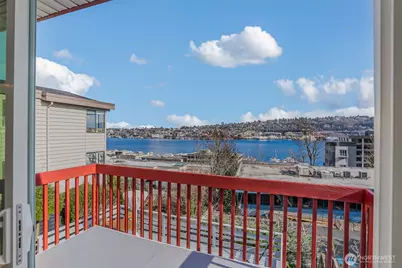 1732 Dexter Avenue N, Seattle, WA 98109 - Photo 11