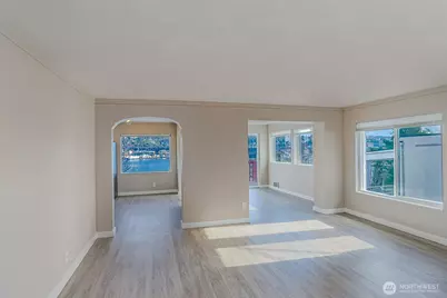1732 Dexter Avenue N, Seattle, WA 98109 - Photo 3