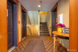 209 N 39th St, Seattle, WA 98103 - Photo 21