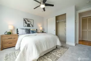 209 N 39th St, Seattle, WA 98103 - Photo 13