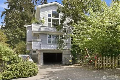 13310 Greenwood Avenue N, Seattle, WA 98133 - Photo 3