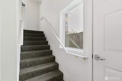 13310 Greenwood Avenue N, Seattle, WA 98133 - Photo 19