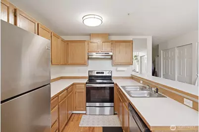 13310 Greenwood Avenue N, Seattle, WA 98133 - Photo 15