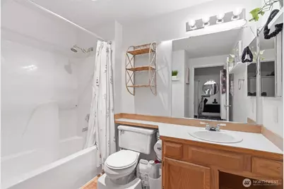 13310 Greenwood Avenue N, Seattle, WA 98133 - Photo 17