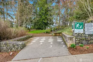 4425 Greenwood Ave N, Seattle, WA 98103 - Photo 13