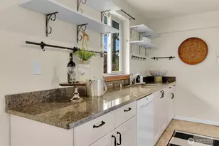4425 Greenwood Ave N, Seattle, WA 98103 - Photo 5