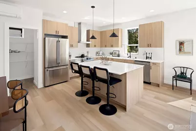 334 NE 90th Street, Seattle, WA 98115 - Photo 9