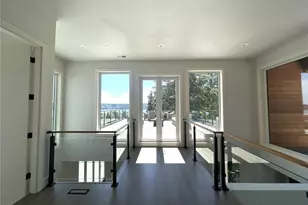 8243 W Mercer Way, Mercer Island, WA 98040 - Photo 13