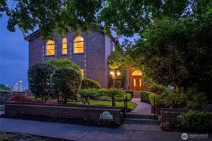 511 W Highland Dr, Seattle, WA 98119 - Photo 1