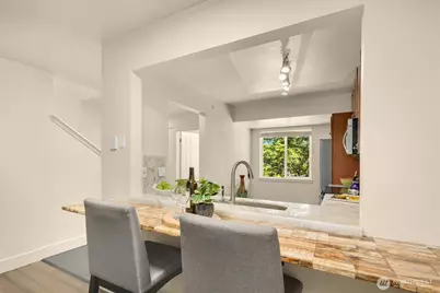 515 Newport Way NW #B3, Issaquah, WA 98027 - Photo 7