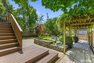 1601 10th Ave W, Seattle, WA 98119 - Photo 31