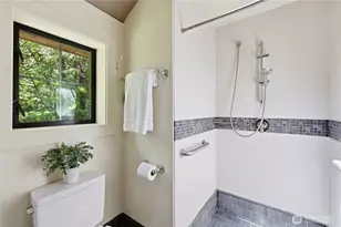 8883 NE Wardwell Rd, Bainbridge Island, WA 98110 - Photo 37