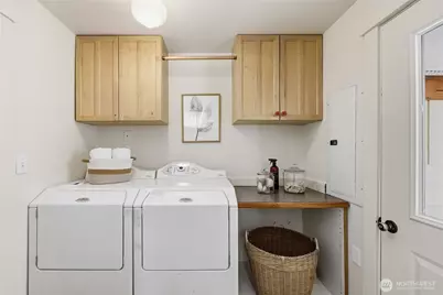 8883 NE Wardwell Road, Bainbridge Island, WA 98110 - Photo 15