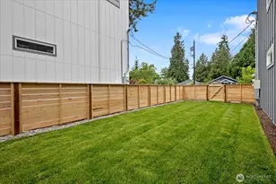 10330 Ashworth Ave N, Seattle, WA 98133 - Photo 27