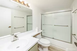 500 W Roy St, Seattle, WA 98119 - Photo 15