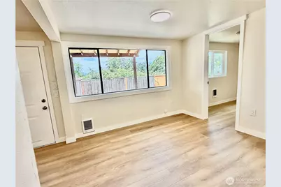 506 S 107th Street, Tacoma, WA 98444 - Photo 13