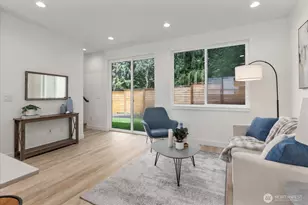 10330 Ashworth Ave N, Seattle, WA 98133 - Photo 7