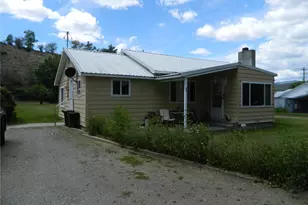 34 Bonaparte Ave, Tonasket, WA 98855 - Photo 1