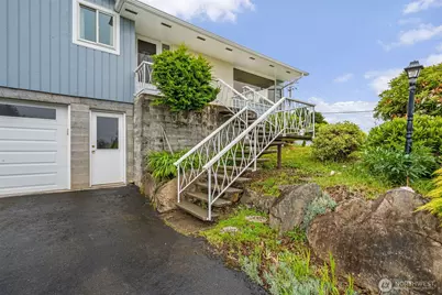 209 Harrison Street, Raymond, WA 98577 - Photo 3