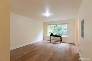 4733 Terrace Dr NE, Seattle, WA 98105 - Photo 3