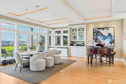 1616 Bigelow Avenue N, Seattle, WA 98109 - Photo 9