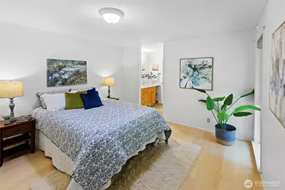 1090 Ihland Place NE, Bainbridge Island, WA 98110 - Photo 21