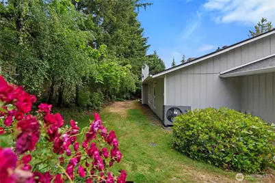 1090 Ihland Place NE, Bainbridge Island, WA 98110 - Photo 35