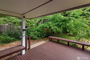 1090 Ihland Pl NE, Bainbridge Island, WA 98110 - Photo 17