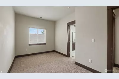 1357 Elma Place NE, Renton, WA 98059 - Photo 23