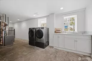 1902 NE 73rd St, Seattle, WA 98115 - Photo 25