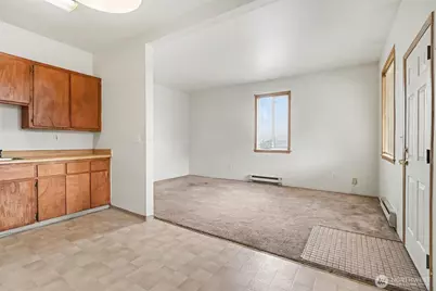611 S 18th Street, Tacoma, WA 98405 - Photo 7