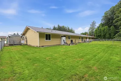 11040 N Skagit Street #A & B, Burlington, WA 98233 - Photo 17
