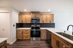 520 N Laventure Rd, Mount Vernon, WA 98273 - Photo 5