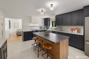 11205 Phinney Ave N, Seattle, WA 98133 - Photo 9