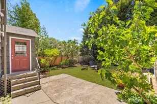 11205 Phinney Ave N, Seattle, WA 98133 - Photo 21