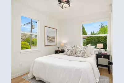 8913 8th Avenue NE, Seattle, WA 98115 - Photo 15