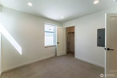 10350 Wallingford Avenue N #B, Seattle, WA 98133 - Photo 17