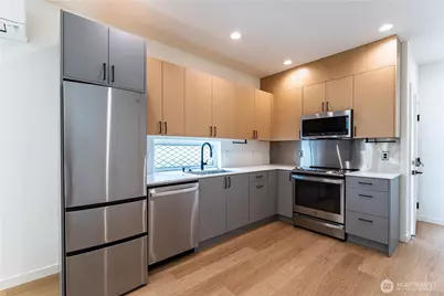 10350 Wallingford Avenue N #B, Seattle, WA 98133 - Photo 5