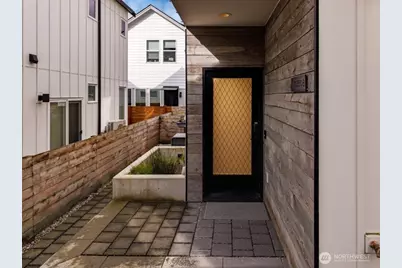 10350 Wallingford Avenue N #B, Seattle, WA 98133 - Photo 3