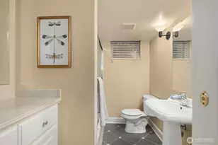 5506 NE Penrith Rd, Seattle, WA 98105 - Photo 31