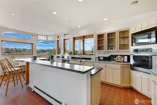 3951 Dayton Ave N, Seattle, WA 98103 - Photo 9